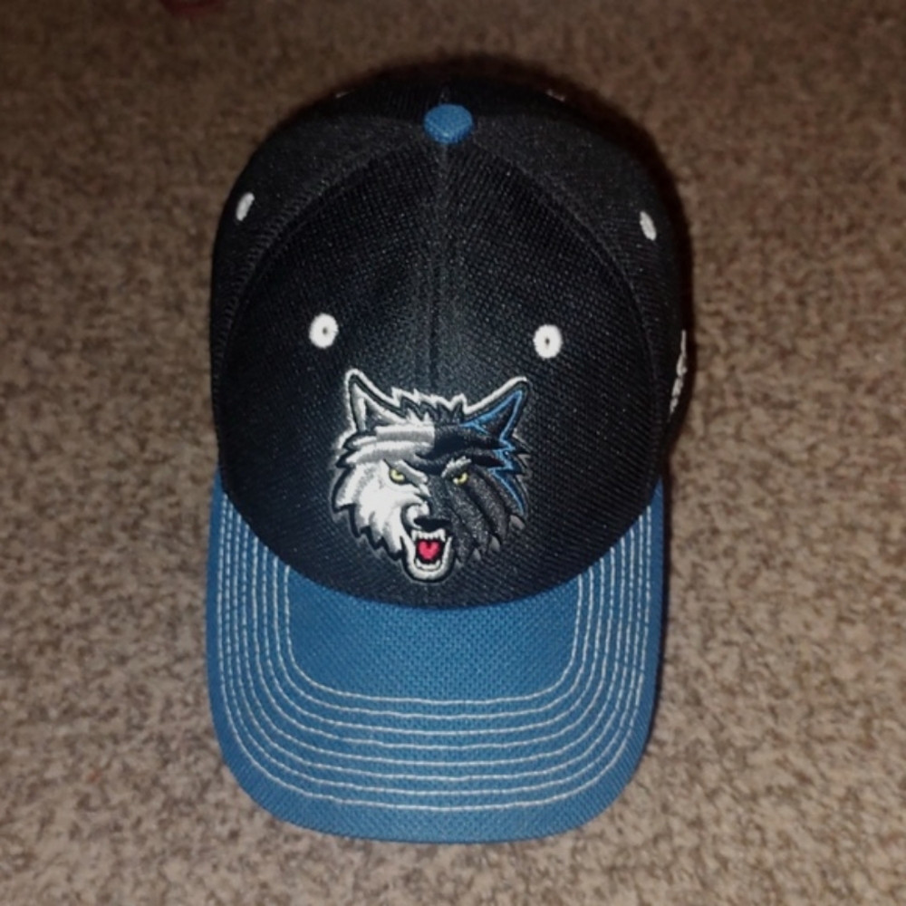 Adidas NBA Minnesota Timberwolves Embroidered Superflex Fitted Cap Hat S/M